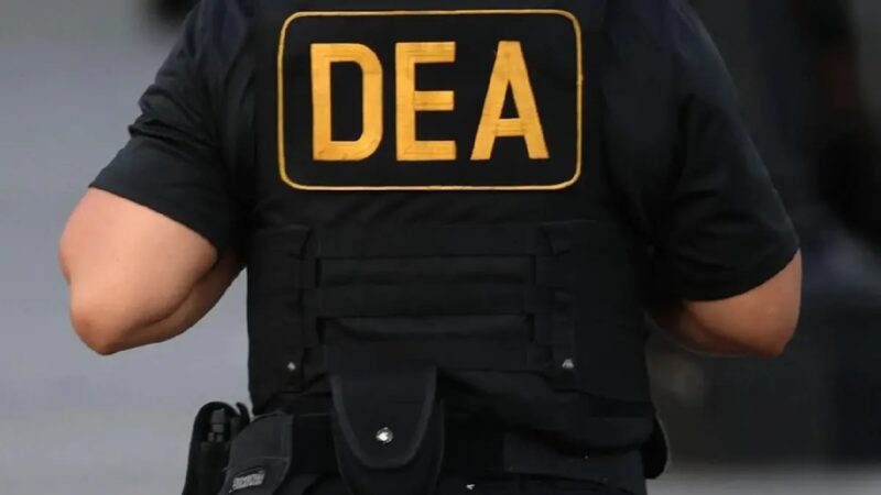 Agentes de la DNCD Arrestados en Miami: Investigación Revela Conexiones con Tráfico de Drogas