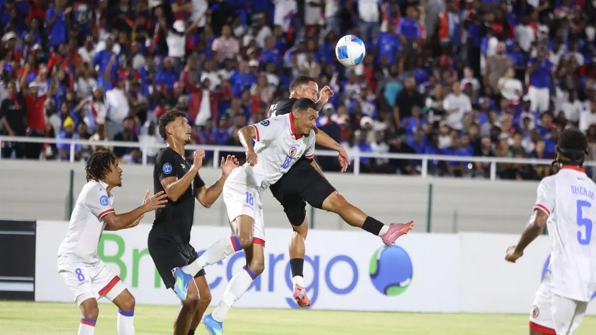 Emoción y Orgullo en el Duelo Futbolístico entre República Dominicana y Haití