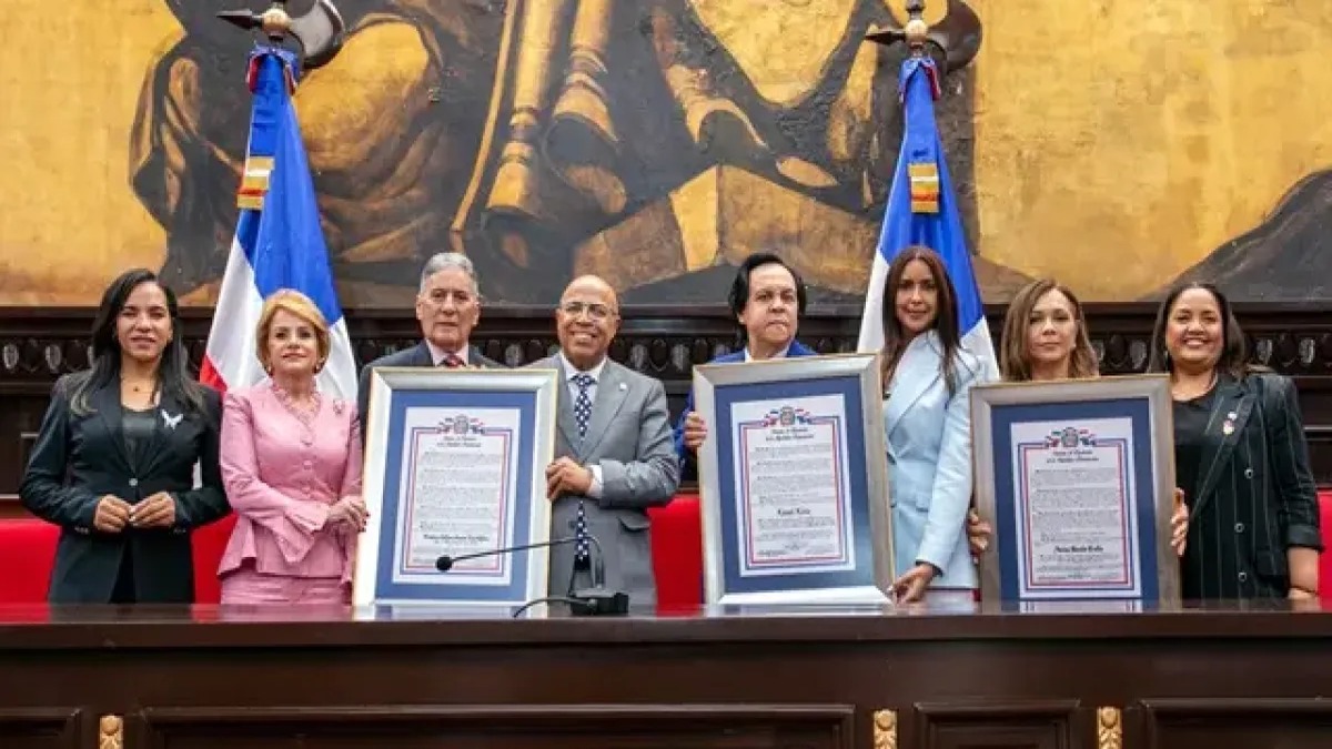 Niní Cáffaro, Leonel Lirio y Janina Rosado Reciben Honores de la Cámara de Diputados