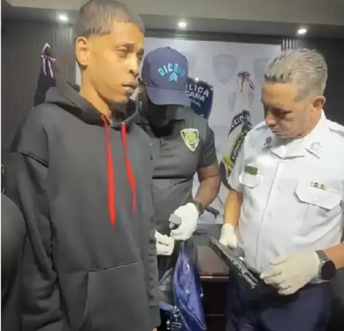 Joven Implicado en Asalto en Villa María se Entrega a las Autoridades