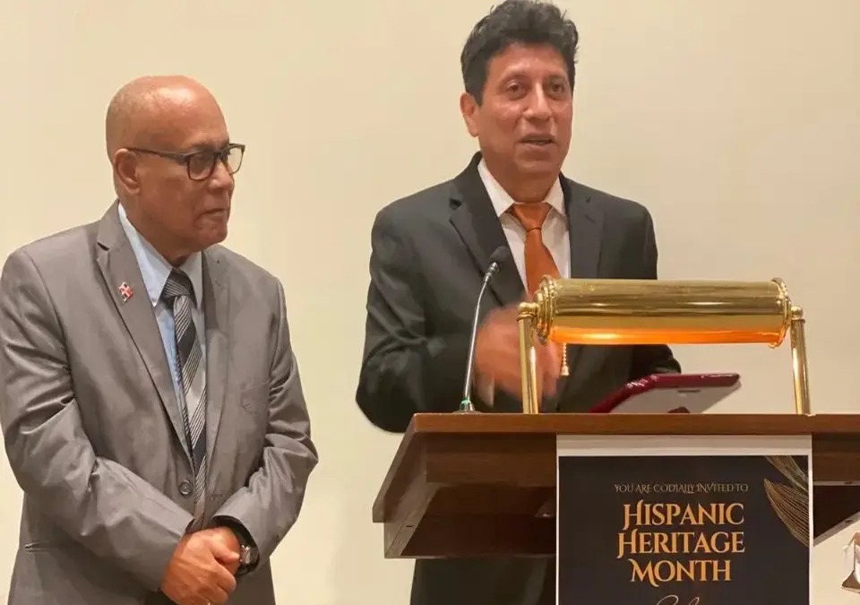 Educador Dominicano Messala Tapia Recibe Reconocimiento en Pensilvania