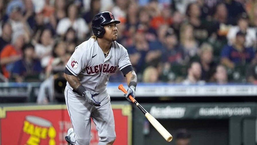 José Ramírez Resurge y Mantiene a Cleveland en la Contienda
