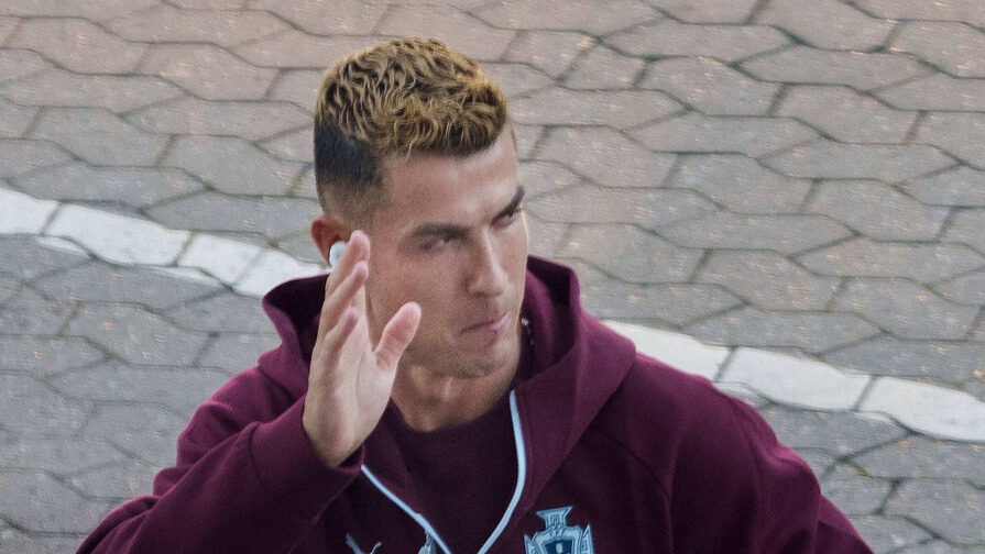 Cristiano Ronaldo Honra el Legado de Messi tras su Retiro Internacional