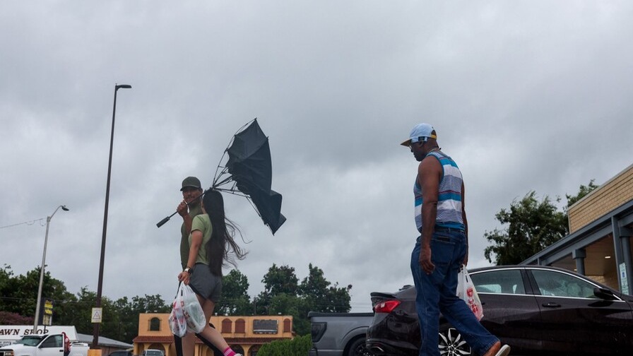 Tormenta Isaías se Acerca al Golfo de EE.UU. con Potencial de Huracán